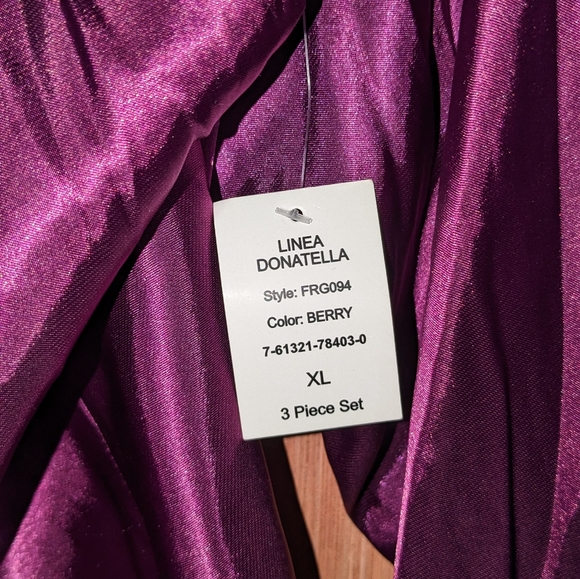 Linea Donatella XL 3 Piece Set Berry color - Picture 4 of 6